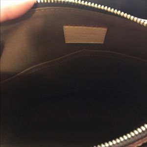 Authentic like new crossbody messenger bag Firm